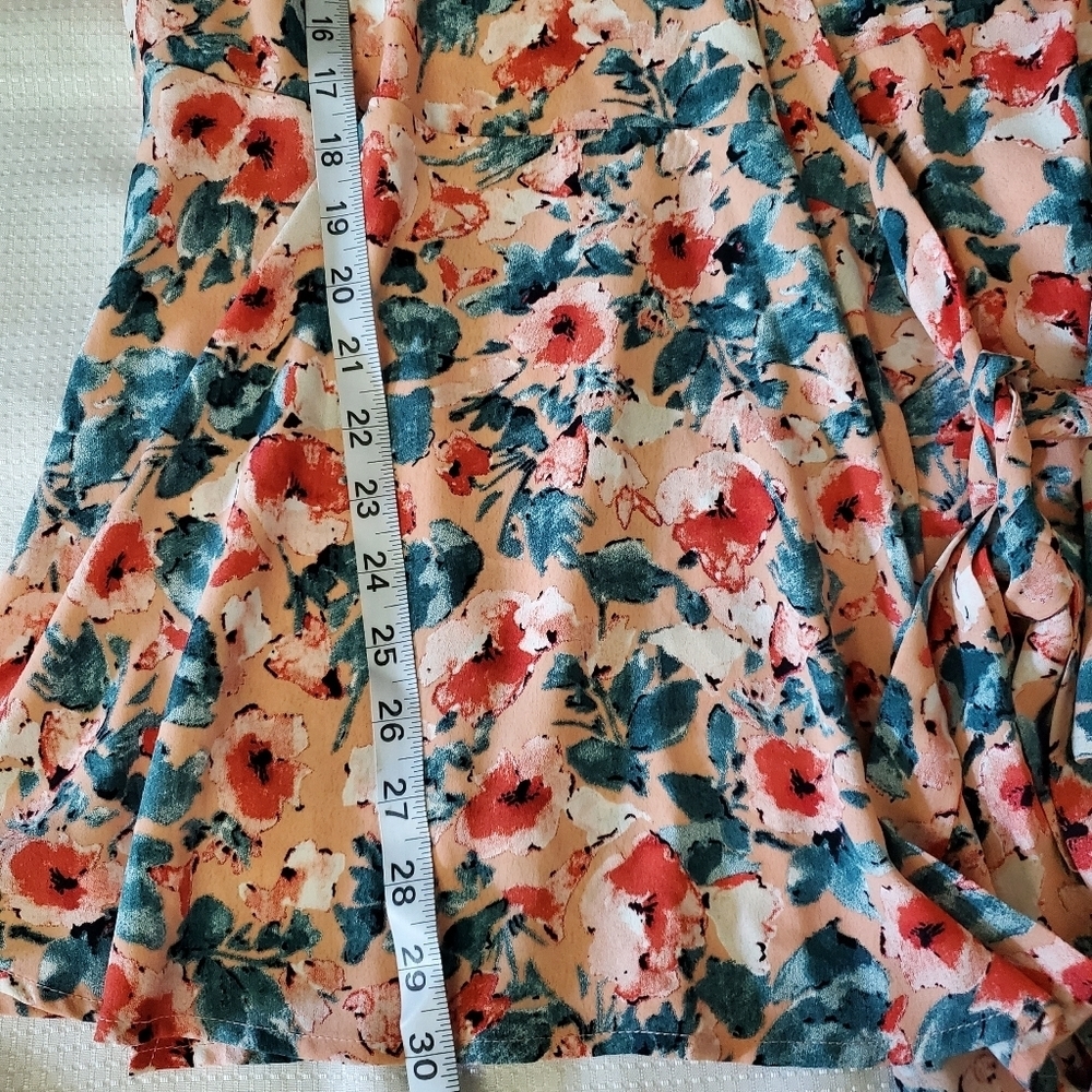 Plus Size 2X Wrap Blouse Short Sleeves V-Neck Light Summer Top - Picture 10 of 13